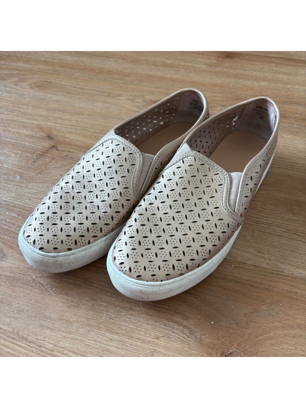 Ann Taylor Loft Laser Cut Perforated Slide On Sneakers Champagne Rose Size 9